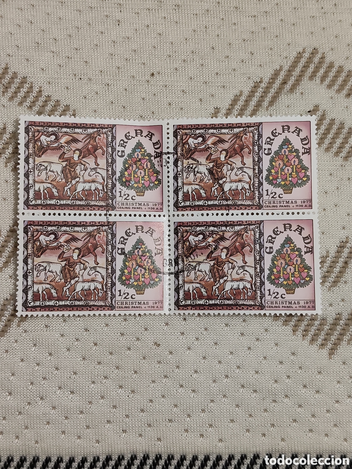 Sellos: Bloque de 4 sellos de Frenada Navidad 1977