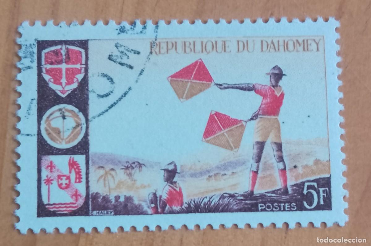 Sellos: DAHOMEY - 5 F - SE&Ntilde;ALES CON BANDERA - VER DESCRIPCI&Oacute;N.