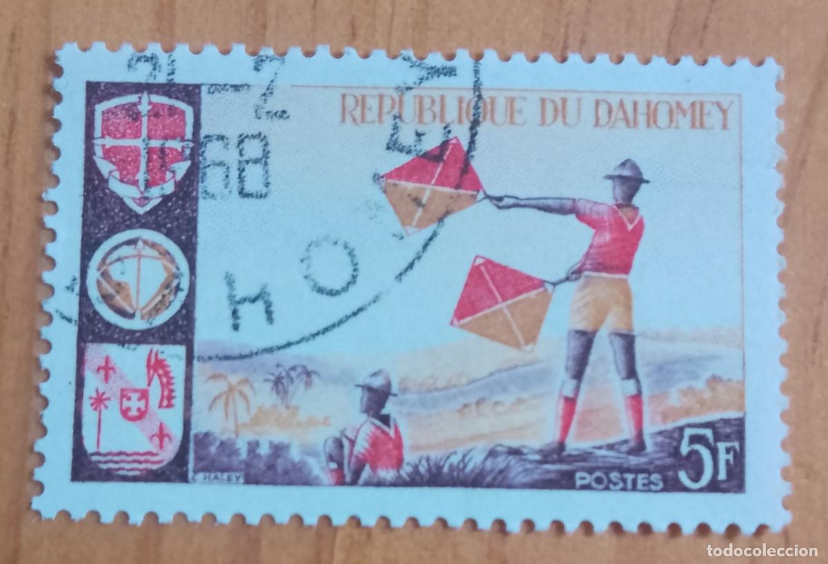 Sellos: DAHOMEY - 5 F - SE&Ntilde;ALES CON BANDERA - VER DESCRIPCI&Oacute;N.