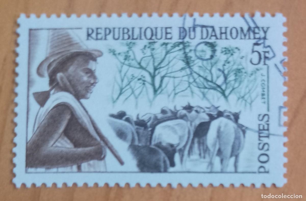 Sellos: DAHOMEY - 5 F - PASTOR DE J. COMBET - VER DESCRIPCI&Oacute;N.