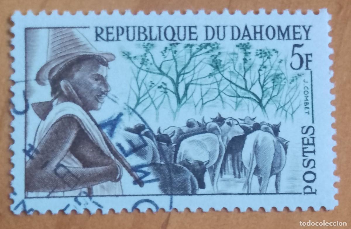 Sellos: DAHOMEY - 5 F - PASTOR DE J. COMBET - VER DESCRIPCI&Oacute;N.