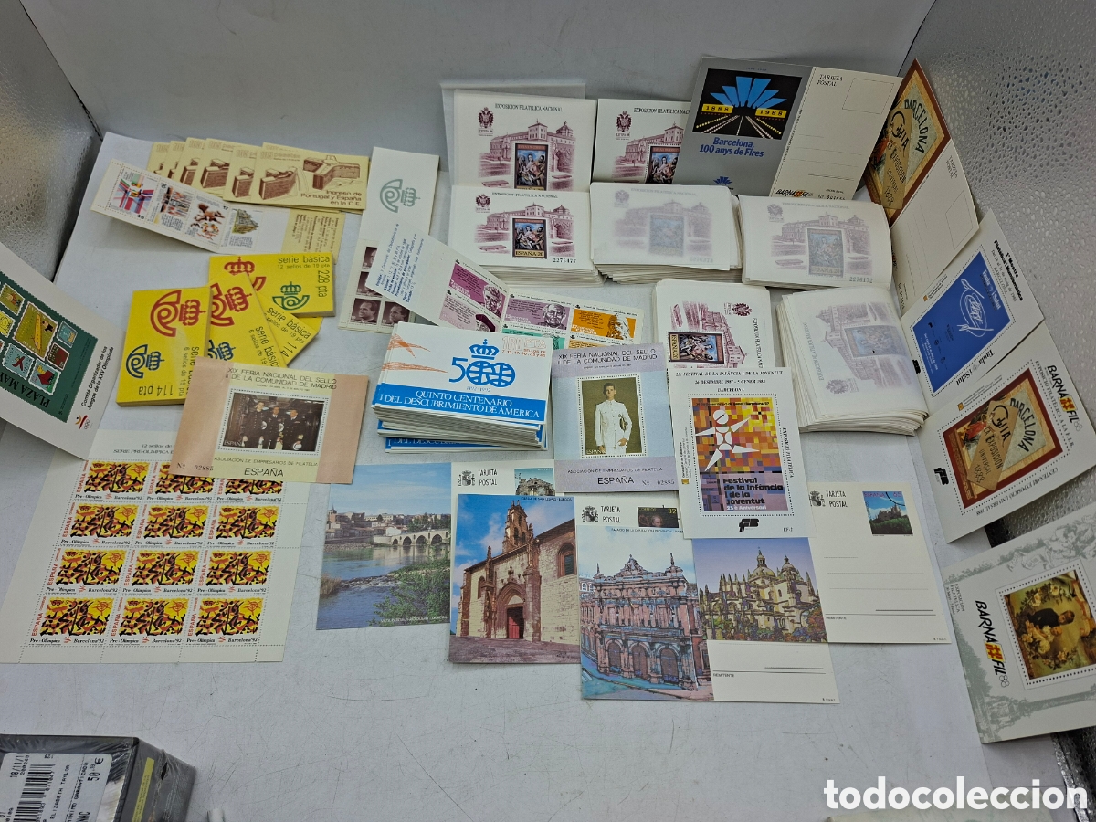 Briefmarken: Lote filat&eacute;lico y postal Espa&ntilde;a a&ntilde;os 80-90 &ndash; Sellos, bloques, emisiones especiales y postales