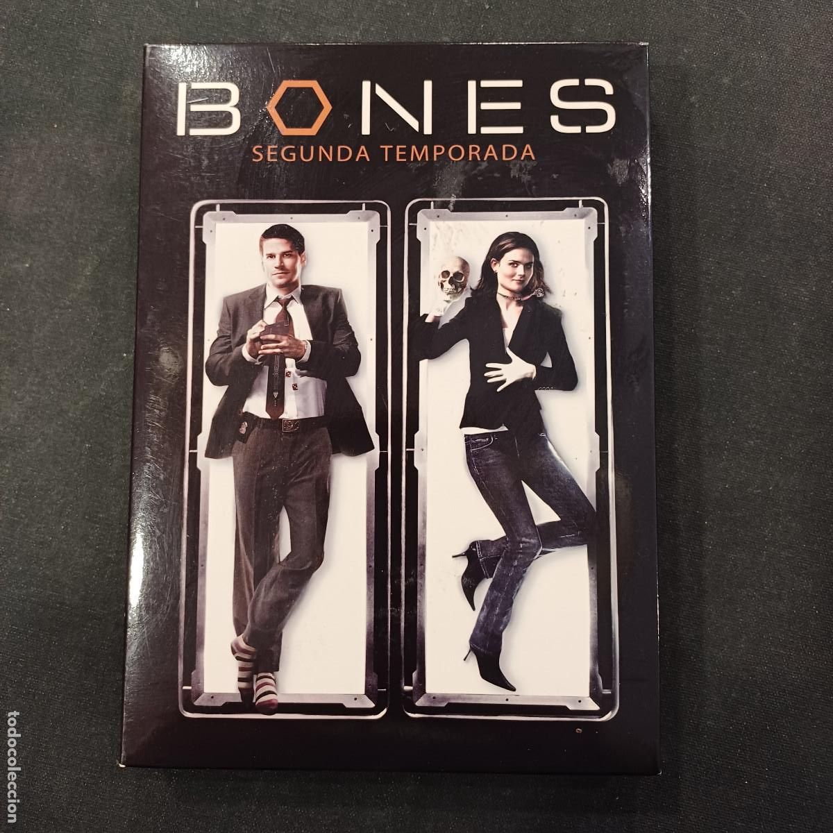Series de TV: BONES/SEGUNDA TEMPORADA/DVD 6 DISCOS.