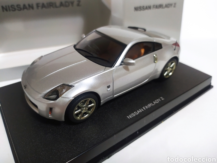 Slot Cars: NISSAN FAIRLADY Z AUTOART 1:32/SCALEXTRIC