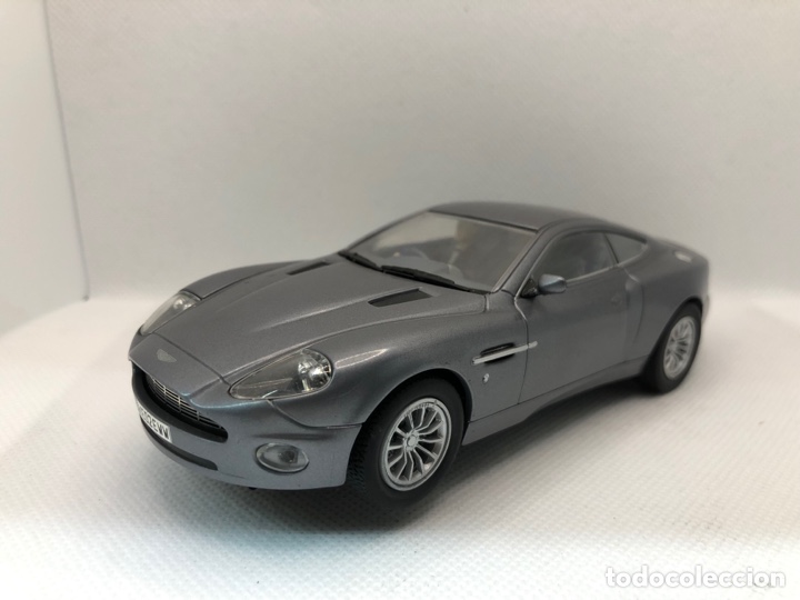 Slot Cars: CARRERA EVOLUTION ASTON MARTIN VANQUISH