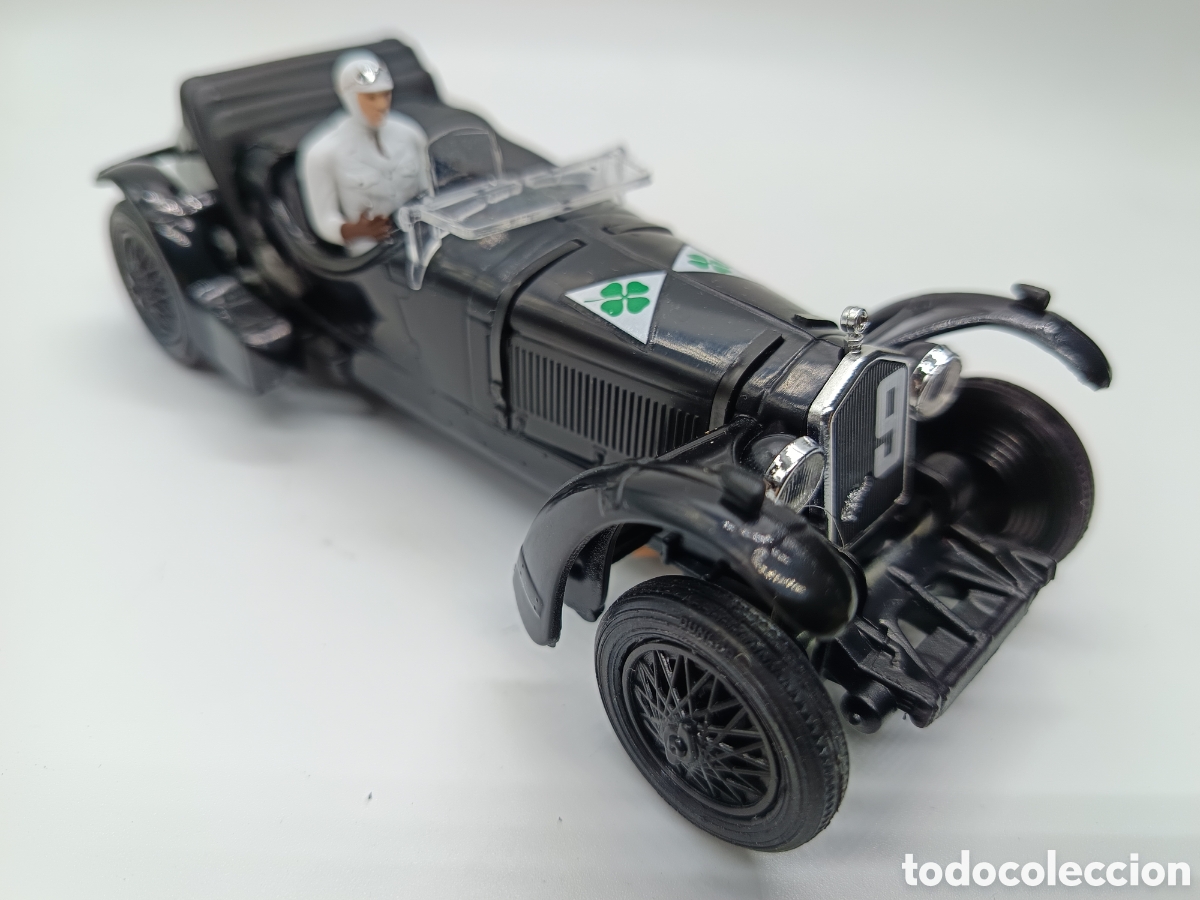 Slot Cars: Scalextric Alfa Romeo 8c quadrifoglio black
