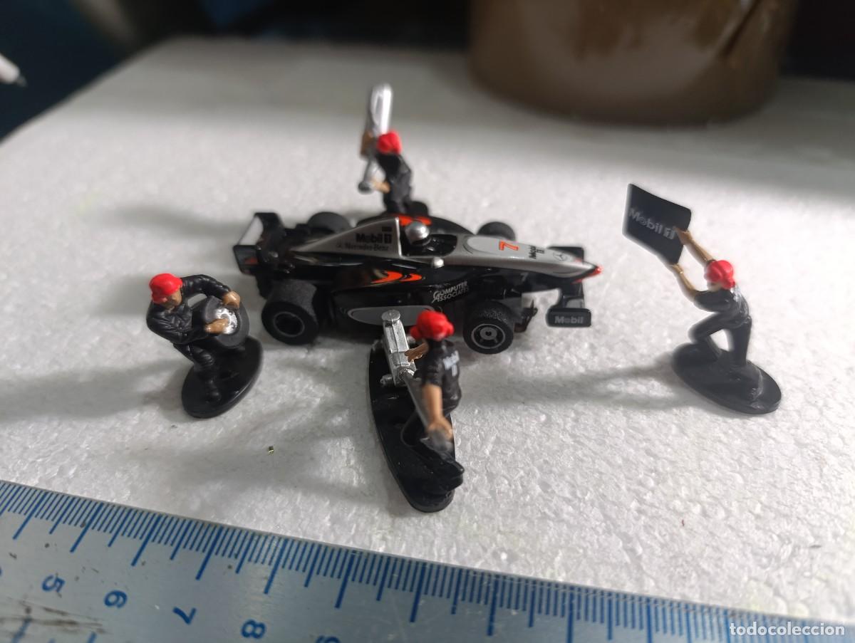 Slot Cars: F1 SLOT + 4 FIGURAS - PARA PISTA - BOOTLEG - SIN MARCA - COCHE