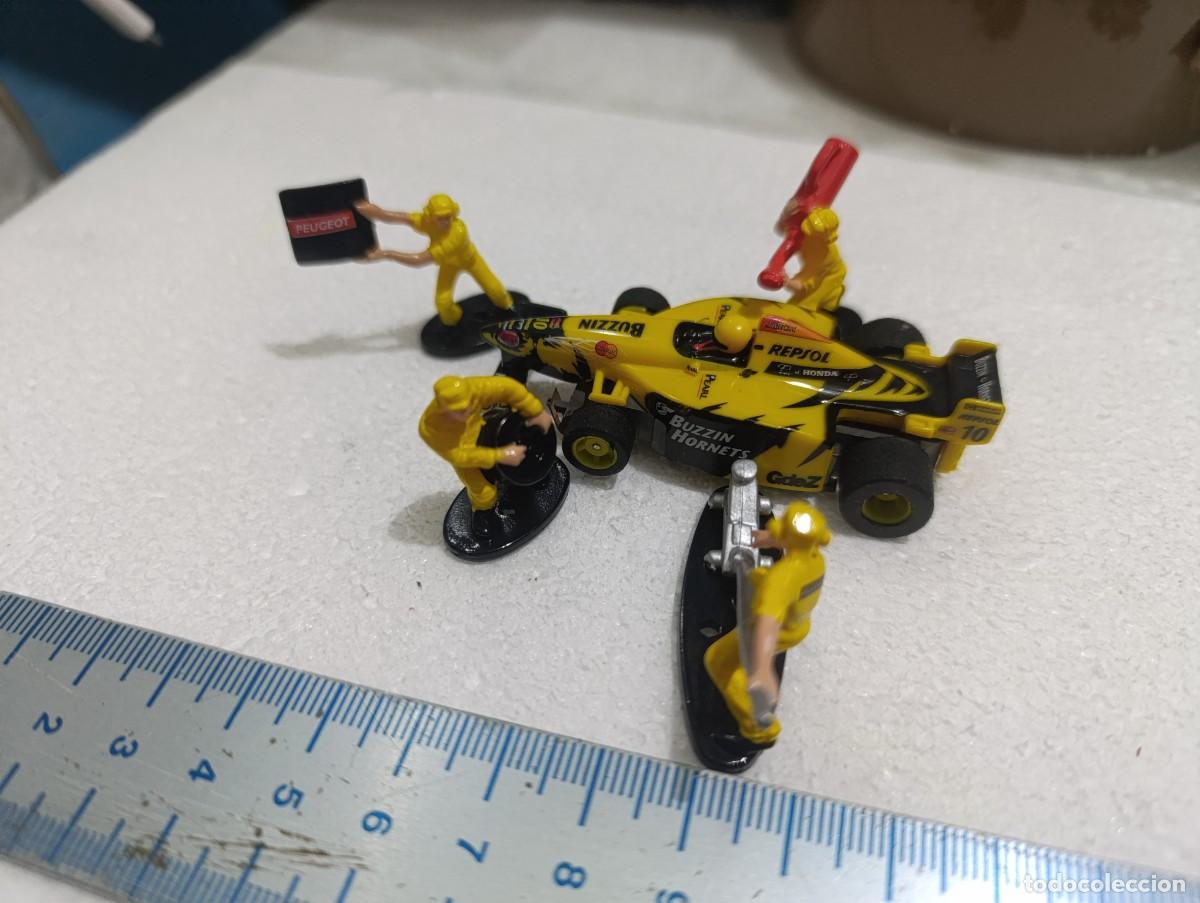 Slot Cars: F1 SLOT + 4 FIGURAS - PARA PISTA - BOOTLEG - SIN MARCA - COCHE