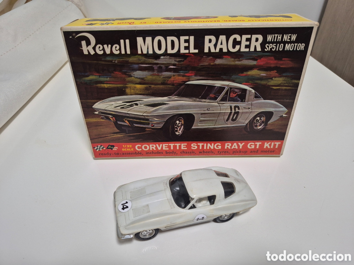 Slot Cars: REVELL CORVETTE STING RAY CON CAJA.LE FALTA PARAGOLPES TRASERO-BUEN ESRADO FUNCIONA