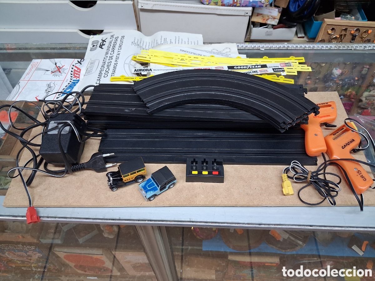 Slot Cars: Circuito incompleto con coches AFX AURORA COMANSI