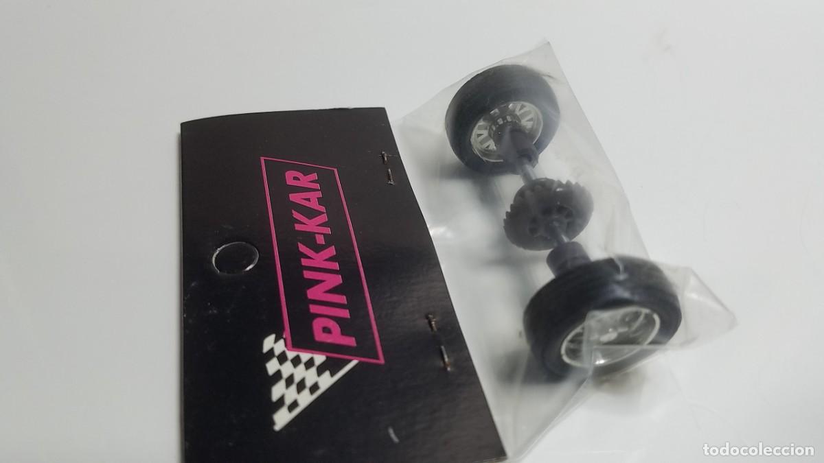 Slot Cars: SLOT SCALEXTRIC PINK-KAR EJE TRASERO CL&Aacute;SICO 16 RADIOS COJINETES TIPO MERCEDES REF. RV 022