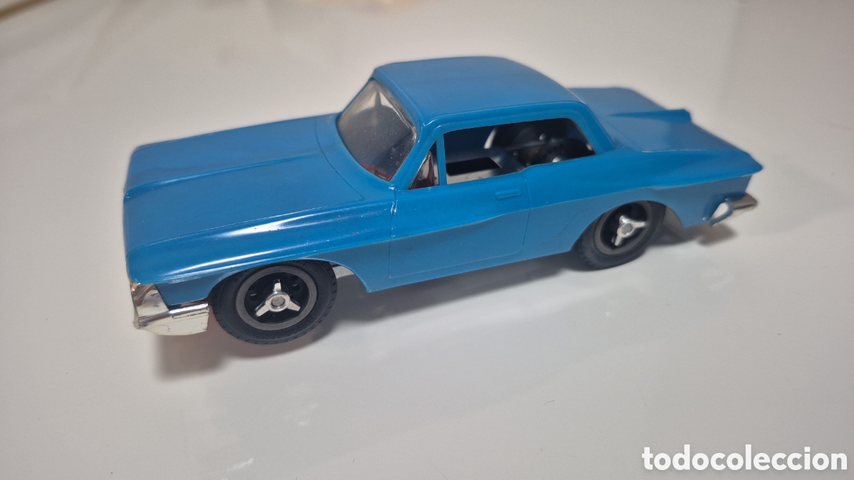 Slot Cars: ELDON PLYMOUTH FURY AZUL CON MECANICA REVELL.COMPLETO FUNCIONA