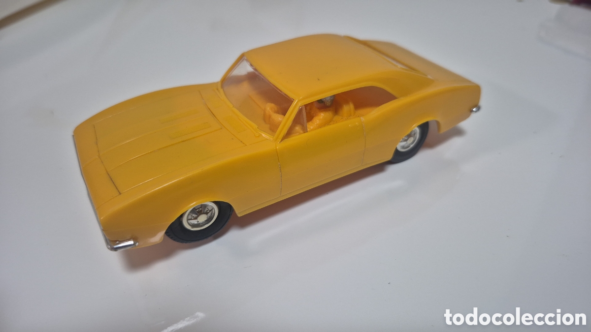 Slot Cars: ELDON CHEVROLET CAMARO AMARILLO EXCELENTE