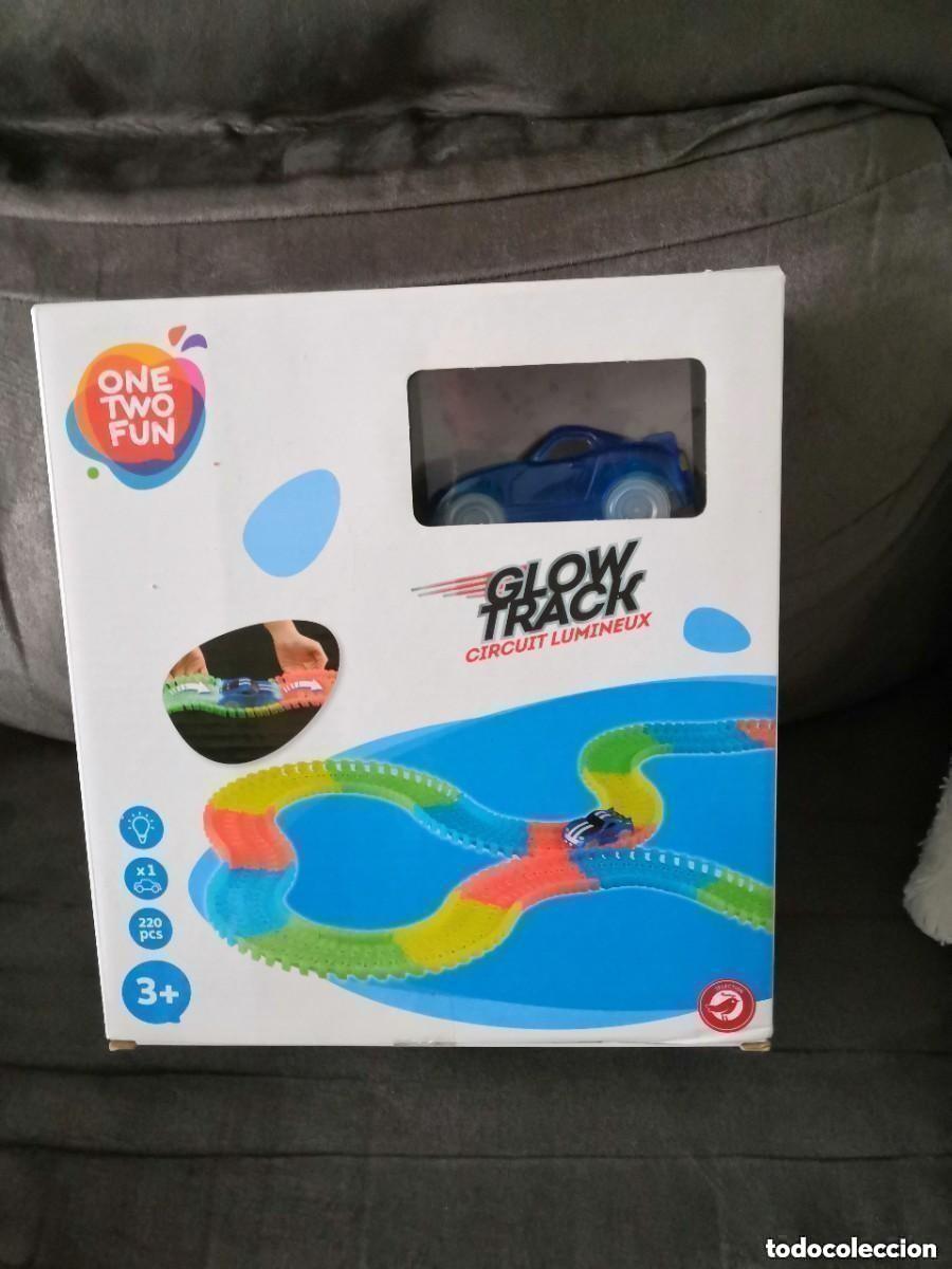 Slot Cars: COCHE GLOW TRACK Y PISTA