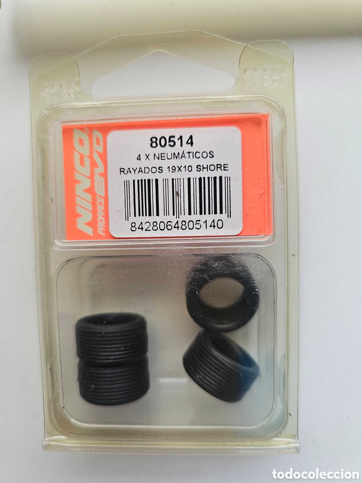 Slot Cars: 4 neum&aacute;ticos rayados 19x10 shore de Ninco. Scalextric slot a&ntilde;os 2000s ref. 80514
