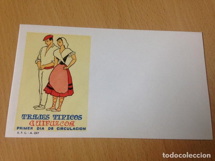 Sellos: SOBRE PRIMER D&Iacute;A TRAJES T&Iacute;PICOS GUIPUZCOA - Foto 1