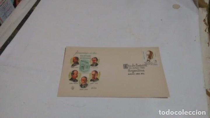 Sellos: ROBERTO J. PAYRO - 1&deg; DIA DE EMISION - Foto 1