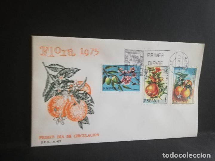 Sellos: SOBRE PRIMER DIA. FLORA. MADRID. 1975. - Foto 1