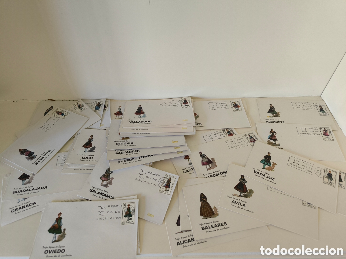 Sellos: 53 Trajes t&iacute;picos de Espa&ntilde;a primer d&iacute;a de circulaci&oacute;n. Completa. 1971.