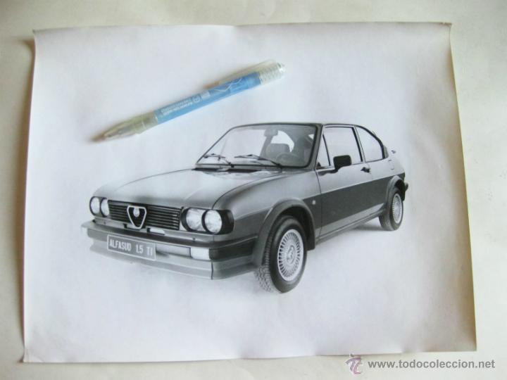 FOTOGRAFIA DE EPOCA DEL ALFA ROMEO ALFETTA 2.0