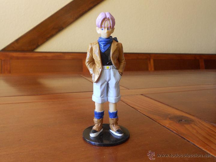 FIGURA EN PVC DE UN PERSONAJE DE DRAGON BALL, TRUNKS