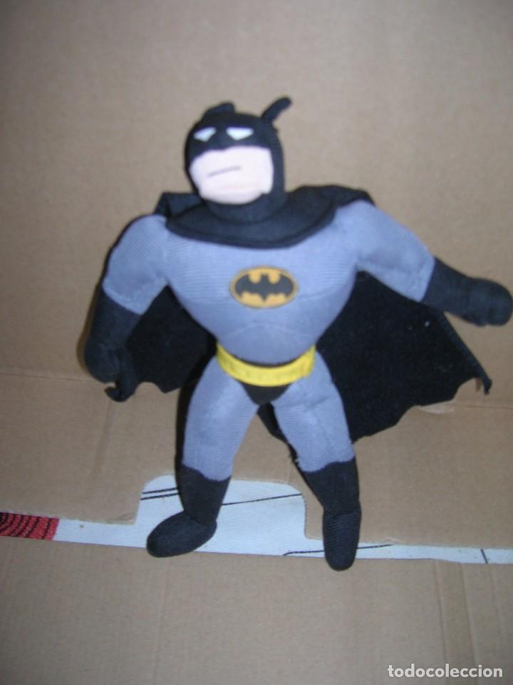 Batman. Muñeco blandito. DC Comics - Play by Play, año 1996. Mide 20 cm.