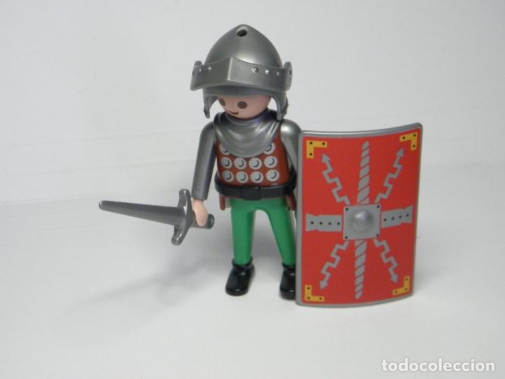 FIGURA GUERRERO MEDIEVAL DE PLAYMOBIL