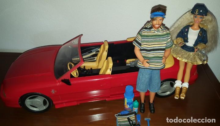BARBIE, KEN BARBA Y COCHE DESCAPOTABLE FORD MUSTANG AÑOS 90 MATTEL