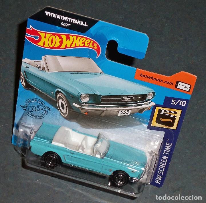 Coche FORD Mustang descapotable `65 - HOT WHEELS 1/64