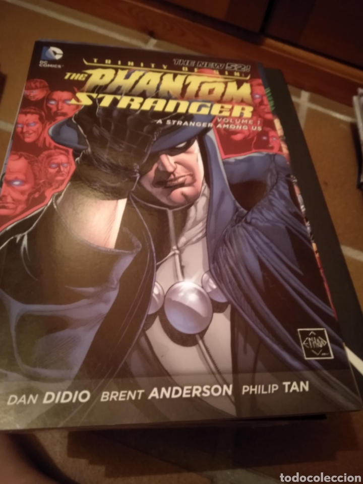 The Phantom Stranger volumen 1 A Stranger Among us