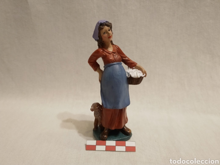 Figura mujer lavandera