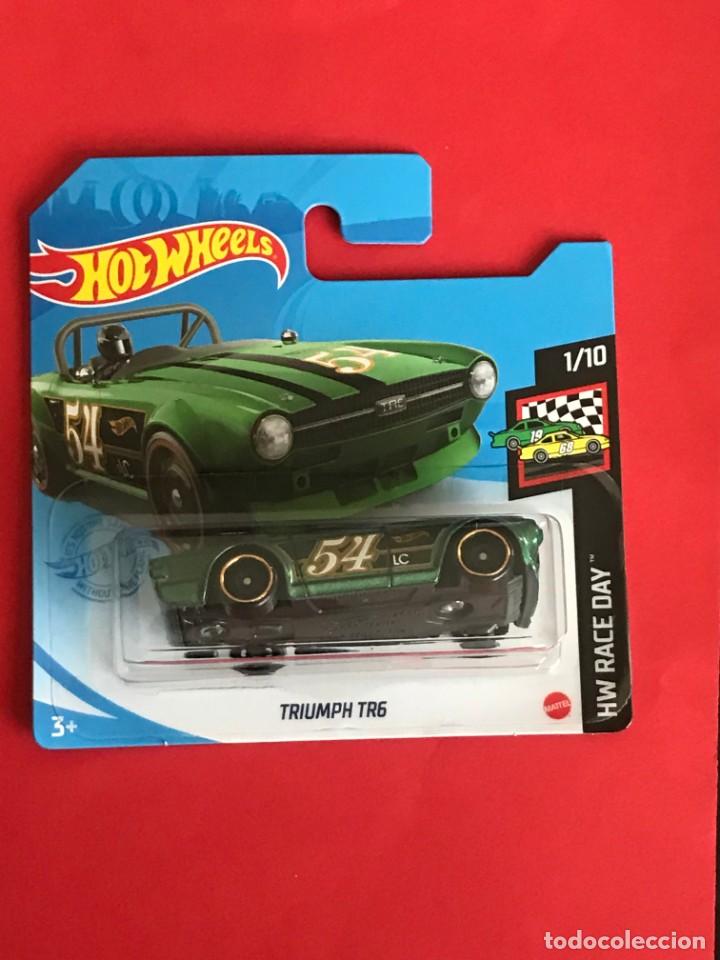 HOT WHEELS 2021 9/250 - TRIUMPH TR6 TR - HW RACE DAY 1/10 - NUEVO EN BLISTER - ESCALA 1:64