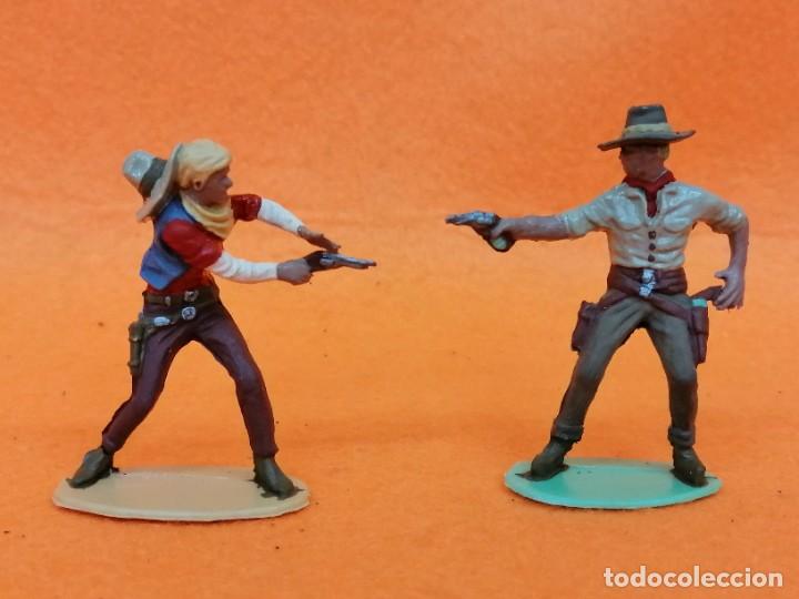 FIGURAS DE PVC DUELO ENTRE COWBOYS (pintado a mano)