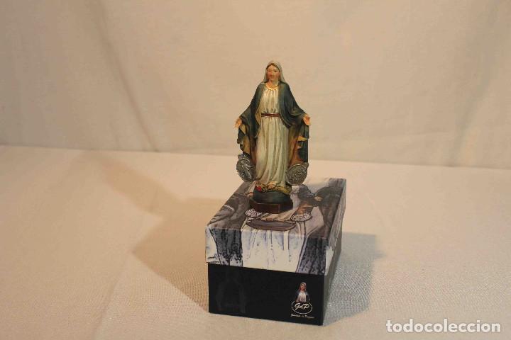 FIGURA RESINA VIRGEN MILAGROSA