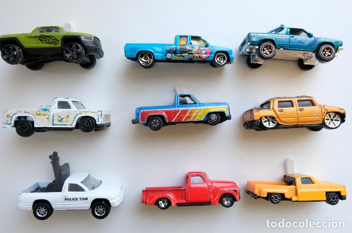 Coches Camionetas escala 1:64 Maisto Dodge DakotaGismaHot Wheels Customized Chevrolet C3500 hummer