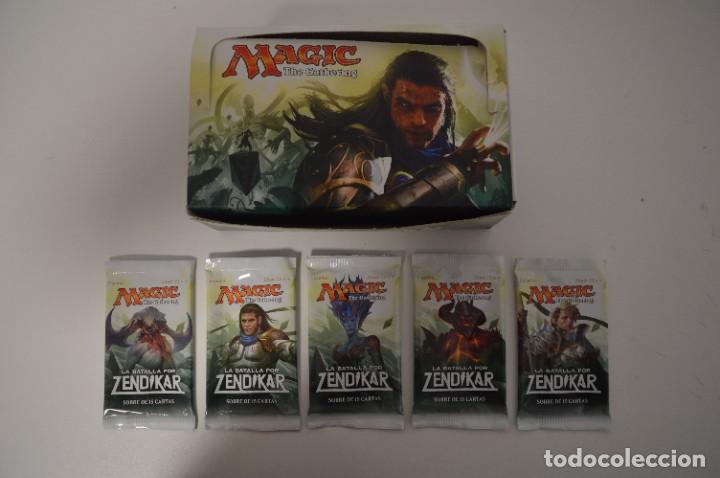 MAGIC THE GATHERING COLECCIÓN LA BATALLA POR ZENDIKAR BATTLE FOR BOOSTER BOX CAJA VACÍA CON SOBRES