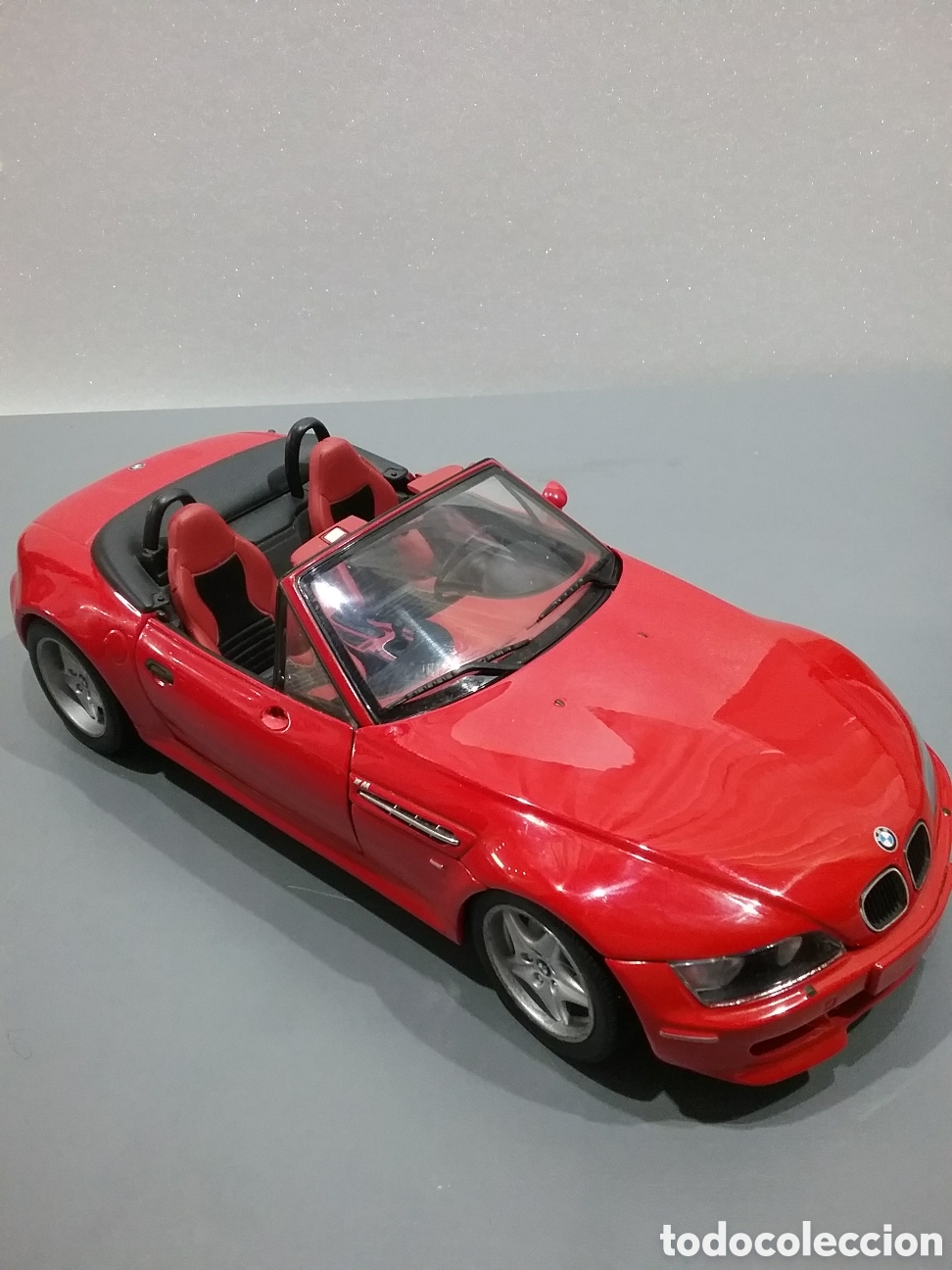 Coche juguete BMW Z3 escala 1:18. Roadster UT models.