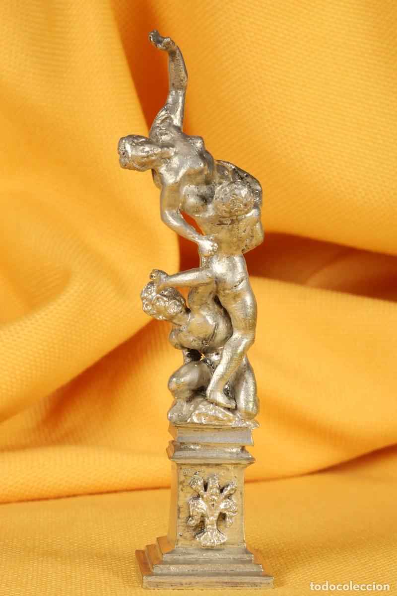 Escultura Rapto de las sabinas. Miniatura. Latón. Sculpture Rape of the junipers. Miniature. Brass.