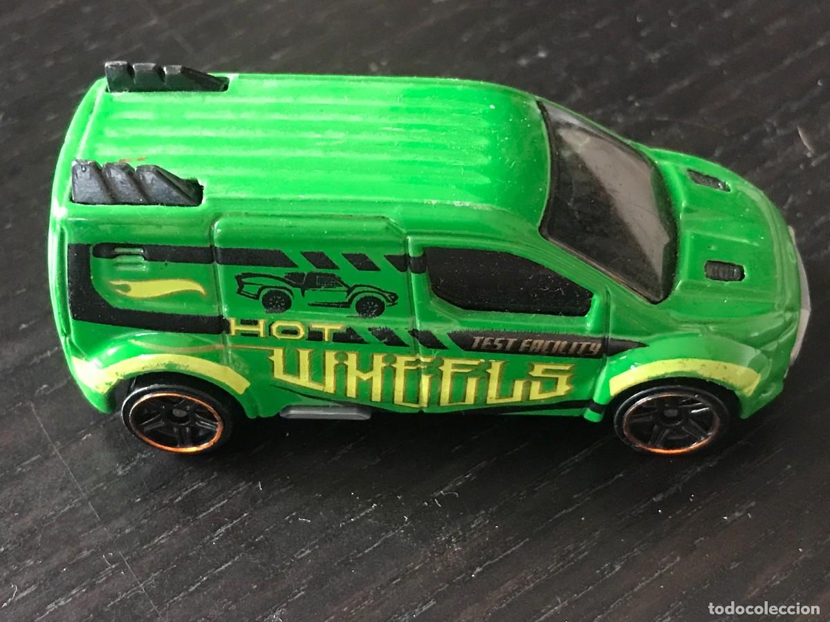 HOT WHEELS 2015 98/250 - FORD TRANSIT CONNECT - ESCALA 1/64 - USADO - TIPO MATCHBOX MAJORETTE MAISTO