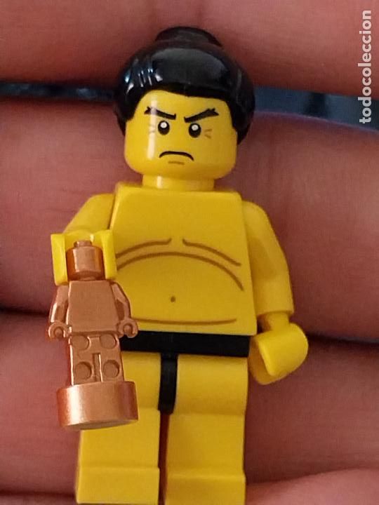 LEGO LUCHADOR SUMO FIGURA MINIFIGURA ORIGINAL TROFEO DORADO