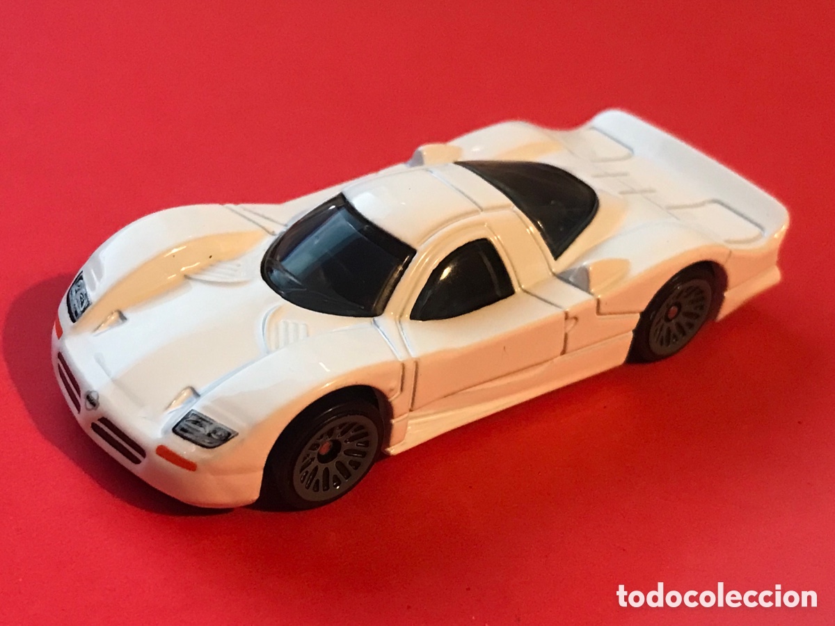 2022 HOT WHEELS 64/250 - NISSAN R390 GT1 - ESCALA 1/64 - NUEVO SUELTO LOOSE