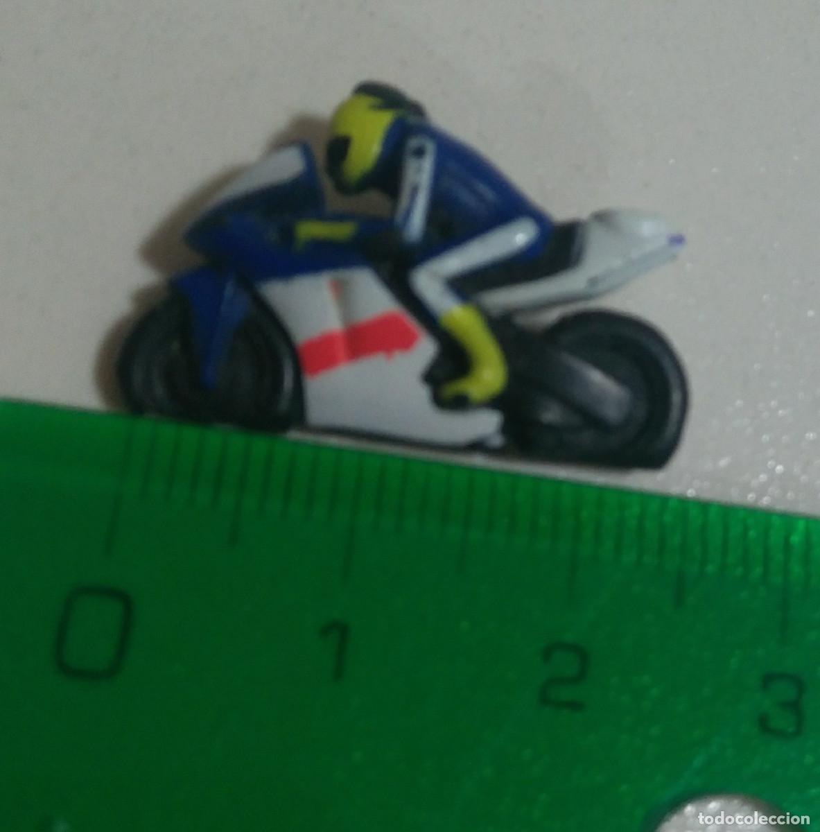 micro machines ? micromachines moto escala miniatura mini vehiculo blanco motero azul