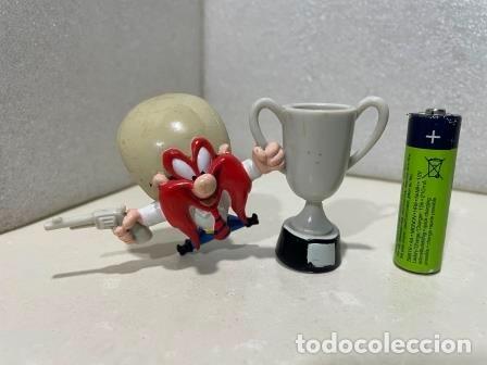 WARNER BROS / STAR TOYS - 1996 SAM BIGOTES - LOONEY TUNES - F.C. BARCELONA