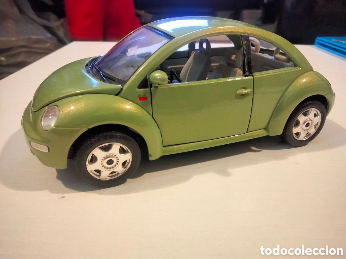 Bburago 1/24 Volkswagen New Beetle del año 1998