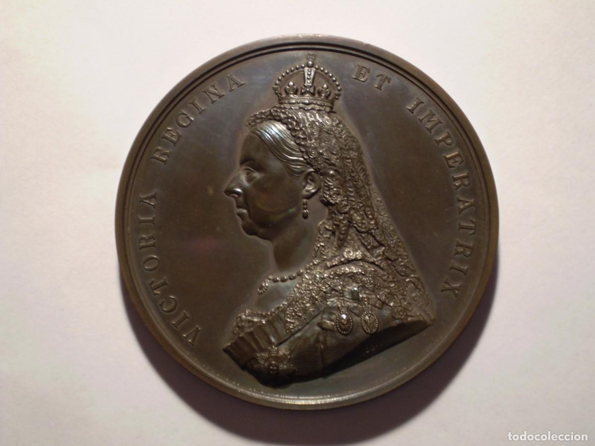 Great Britain 1887 Victoria Golden Jubilee high relief bronze medal by Boehm 6bg
