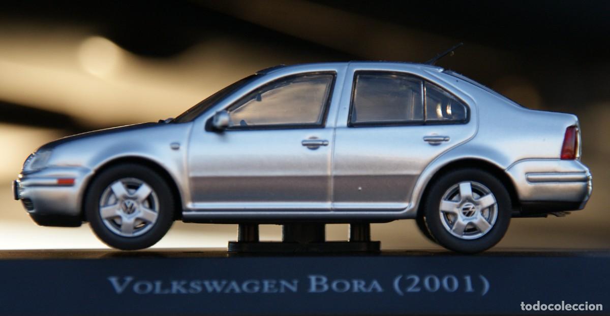VW BORA 2001 ESCALA 1/43 DE SALVAT EN CAJA