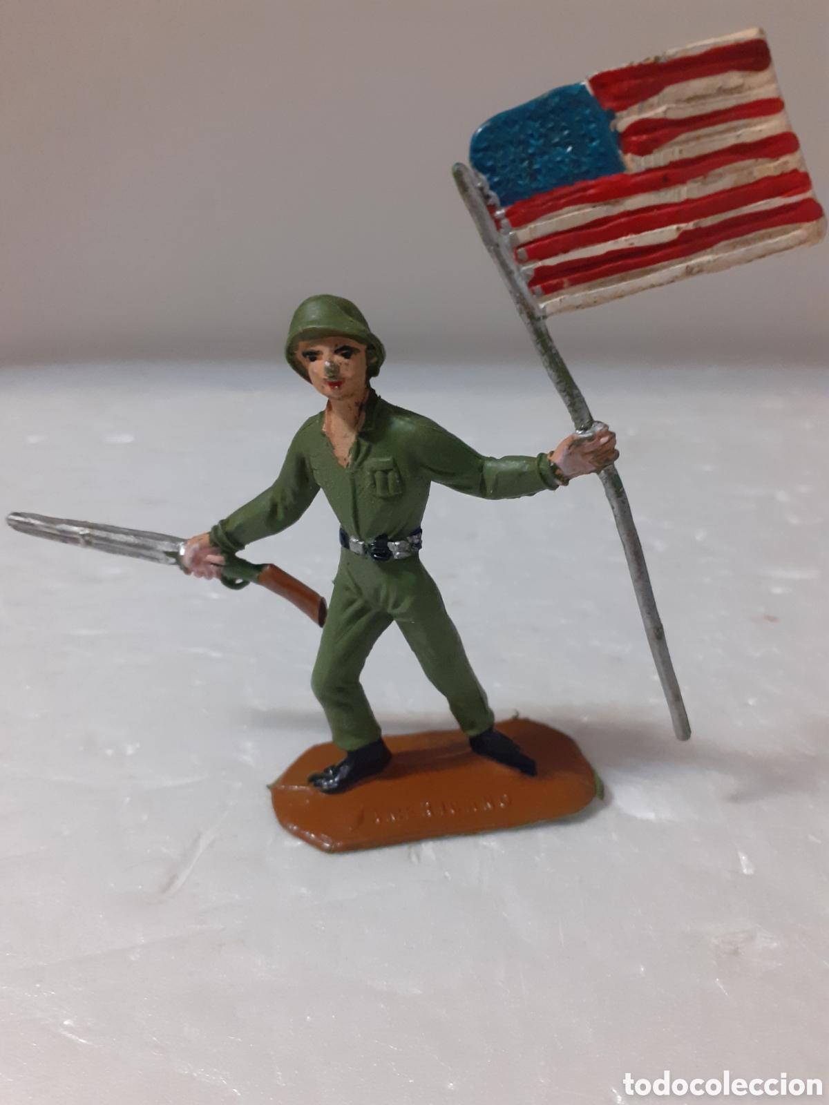 FIGURA SOLDADO COMANSI AMERICANO ABANDERADO