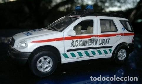 MERCEDES ML ACCIDENT UNIT ESCALA 1/43 DE HONGWELL EN CAJA
