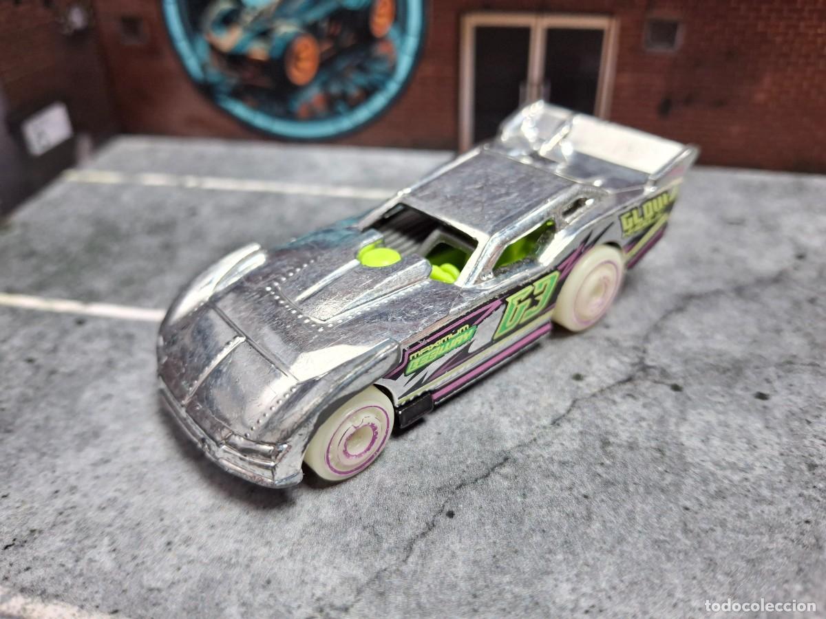 Maximum Leeway Hot Wheels 2020 HW Glow Wheels Mattel
