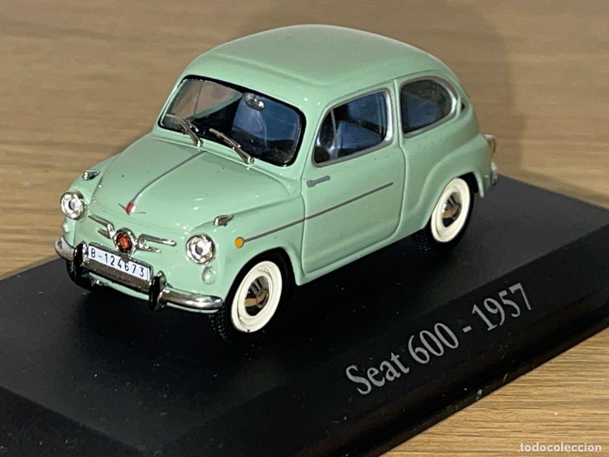 Coche Seat 600 - año 1957 verde Matrícula Barcelona escala 1:43 die-cast metal car 1/43 seiscientos